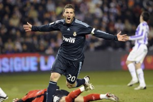 开云官网-曼城速胜伊拉克，穆勒成为关键先生，当足球成为战争废墟中的一束光