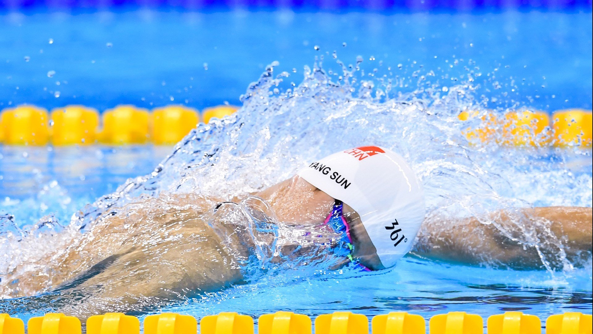 欧冠决赛焦点战，热火制霸步行者，双线战场见证王者风范